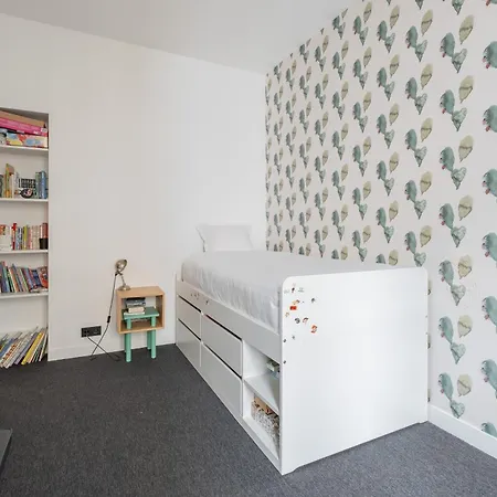 Apartment Veeve - Light & Luxe In Les Batignolles Paris