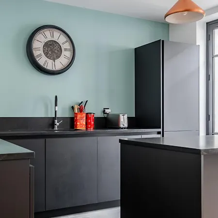 Veeve - Light & Luxe In Les Batignolles Apartment Paris